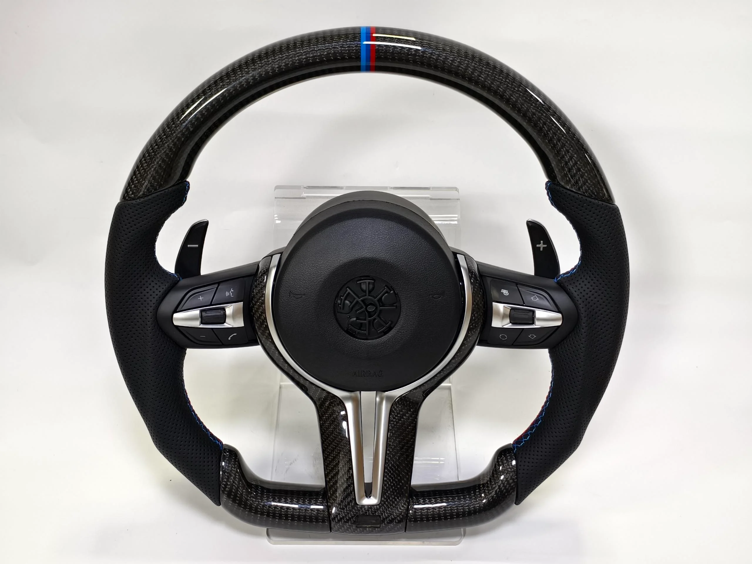 Op maat gemaakt racestuurwiel van koolstofvezel, compatibel met airbags, sportief design, op maat gemaakt logo, premium ergonomisch antislip handvat, interieurupgrade, vervanging voor E90 M3 M5