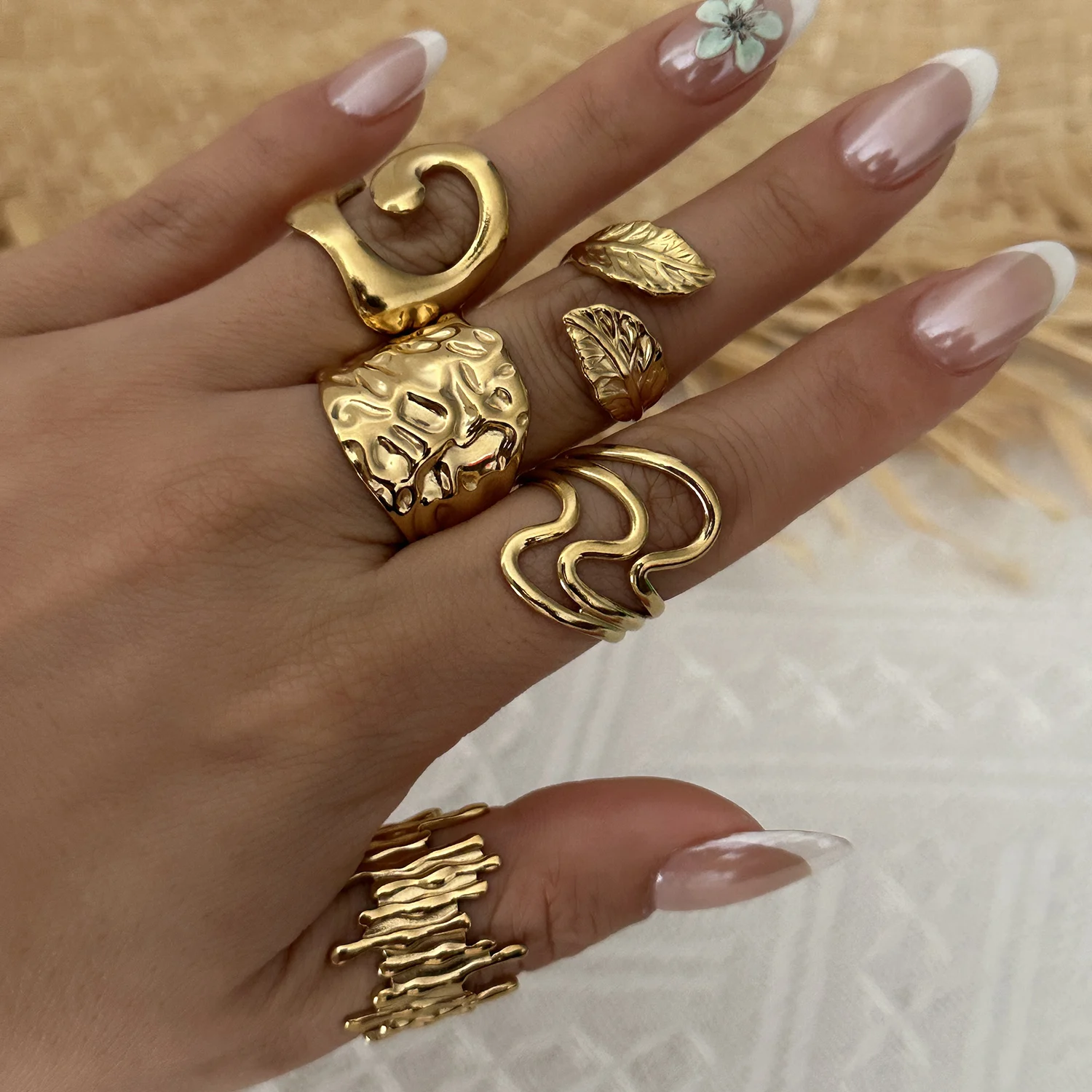 Gmai Goldfarben PVD-beschichteter Edelstahl-Ring-Set für Damen, Vintage-geometrische Statement-Ringe, Party-Schmuck, Geschenk, wasserdicht – Detail 6