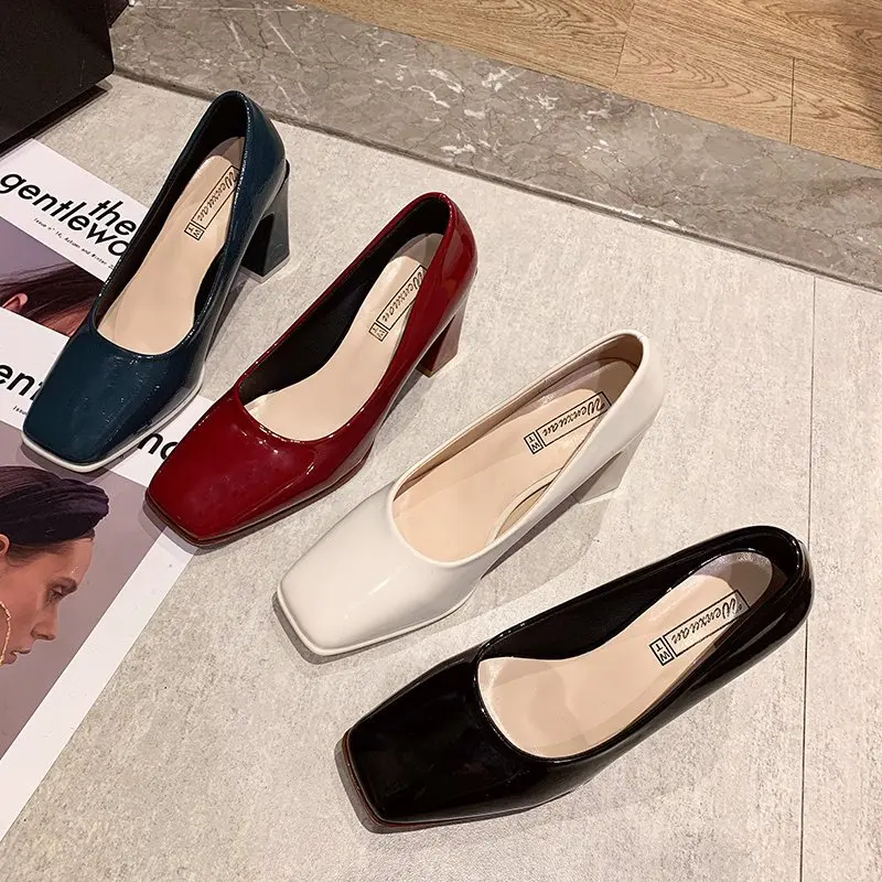Neue Frühlings- und Herbstmode-Einzelschuhe mit dickem Absatz und quadratischem Kopf, Lederschuhe, Feenschuhe, passend zu Röcken und High Heels