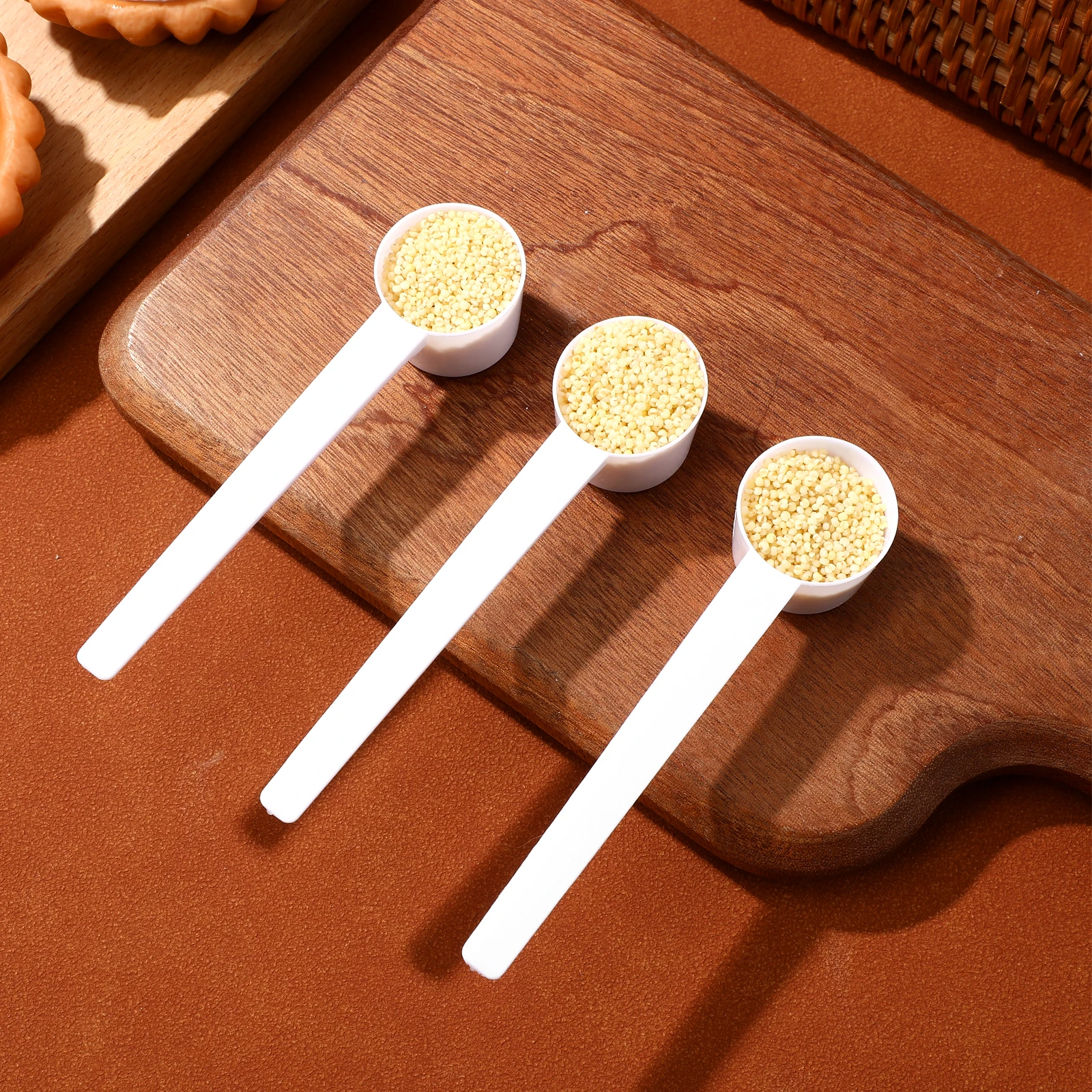 

10 Pcs Milk Measuring Plastic Teaspoon White Long Handle Corrosion Resistant Kitchen Tool