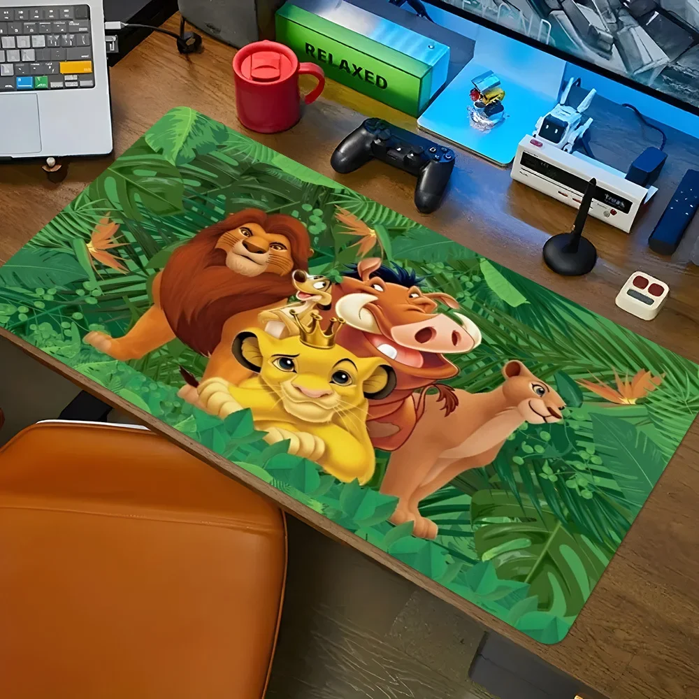 قطعة واحدة من لوحة الماوس الرسمية من Disney The Lion King - Simba وTimon & Pumbaa، قاعدة مطاطية غير قابلة للانزلاق، سجادة مكتب ألعاب كبيرة للكمبيوتر الشخصي والمكتب،
