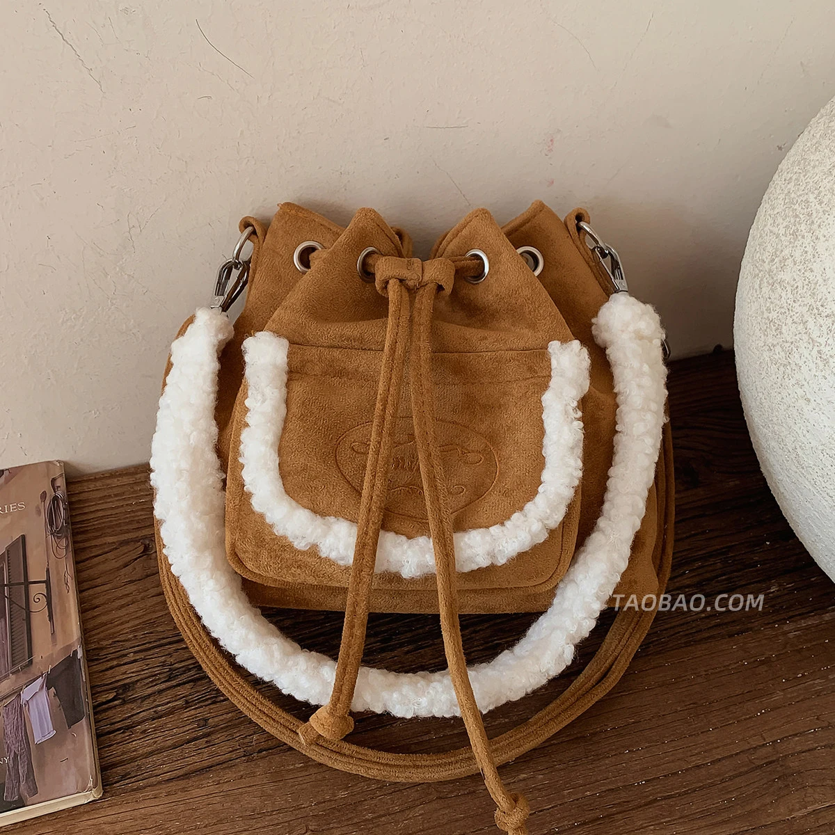 

Осенне-зимняя замшевая сумка через плечо для женщин, однотонная универсальная сумка-ведро на шнурке, простая дорожная сумка на одно плечо