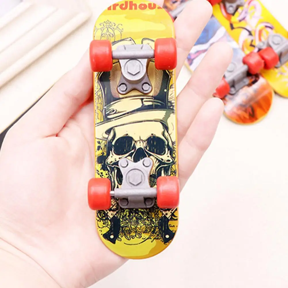 Mini Small Skateboard For Turtles Parrot Turtle Toy New Style Finger Skate Board Pet Toy