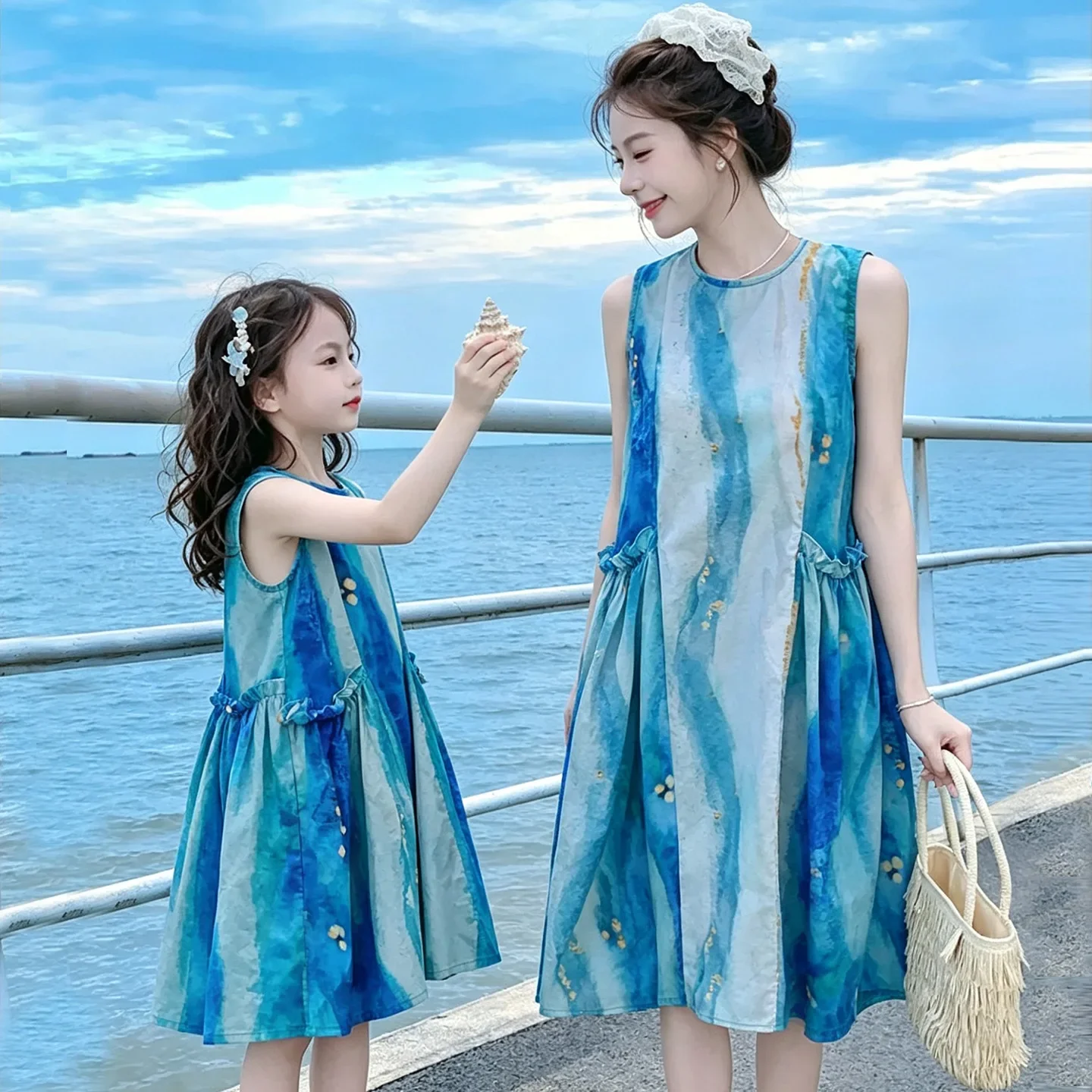 2026 Summer Family Matching Outfits Tie-Dye Beach Dress & Short Sleeve Shirt Set for Mom Dad Kids Vacation Photoshoot