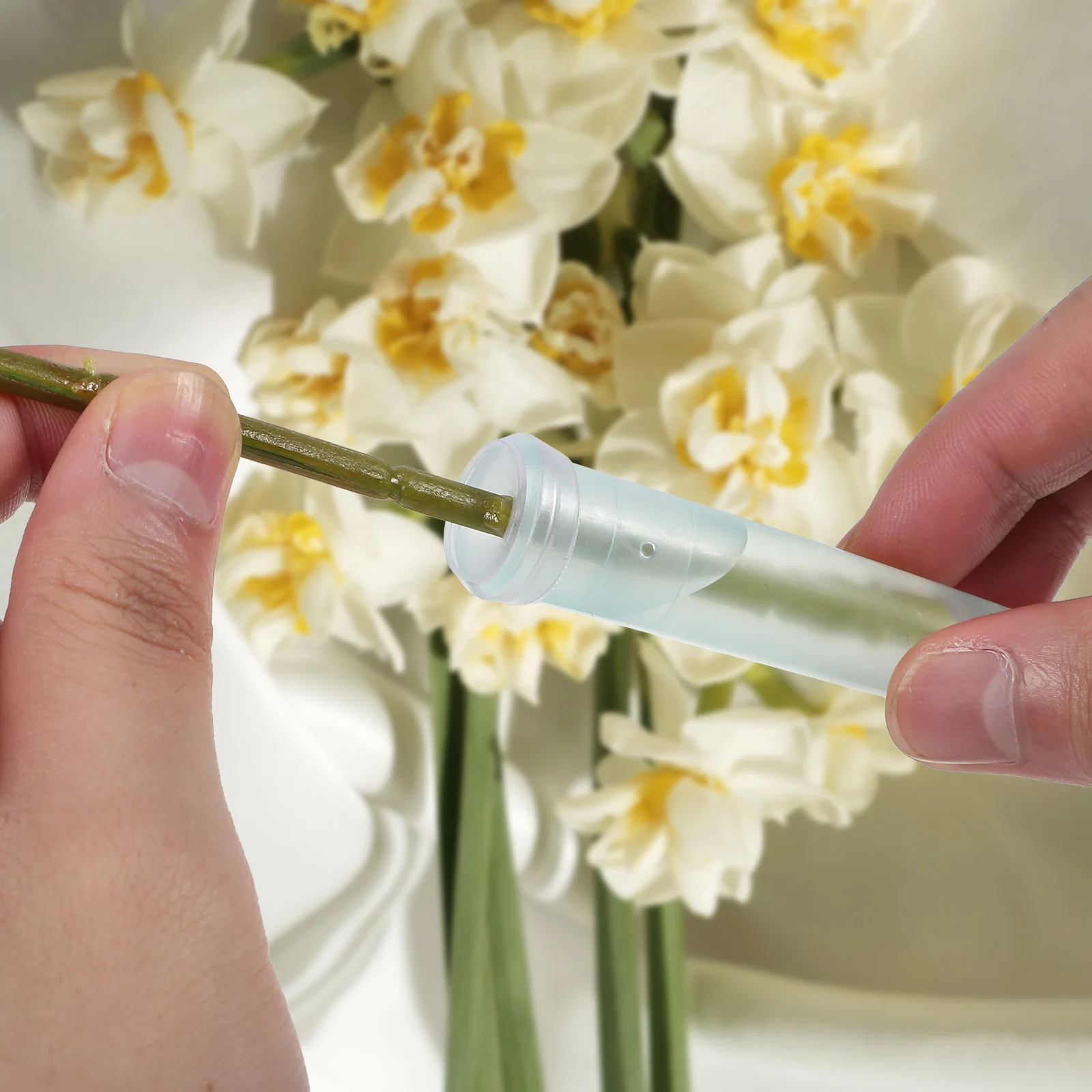 

100 Pcs 7CM Blue Flower Test Water Storage Pipes Plastic Floral Tubes Reusable Hydration Containers Preservation Tools Orchid