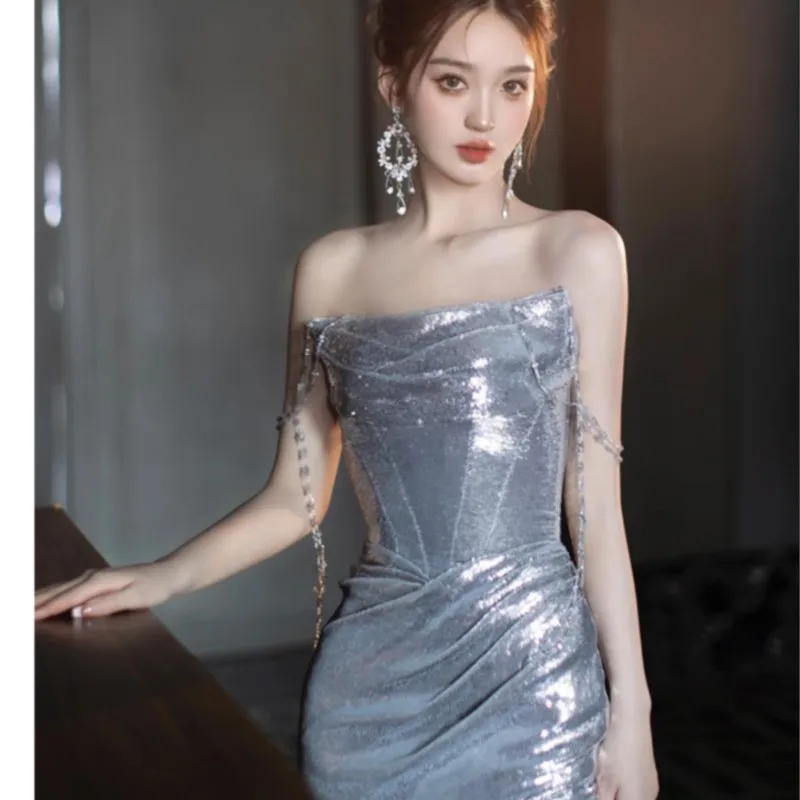 New silver sequined light luxury niche banquet host toasting dress