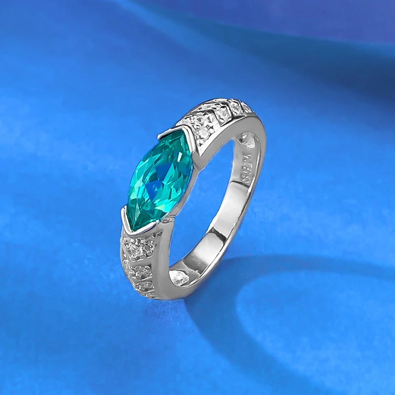 

Кольцо из серебра 925 пробы с инкрустацией 5*10 мм, зеленым высокоуглеродистым бриллиантом в форме маркизы, персонализированное, для женщин, простое и подходящее для повседневной носки.