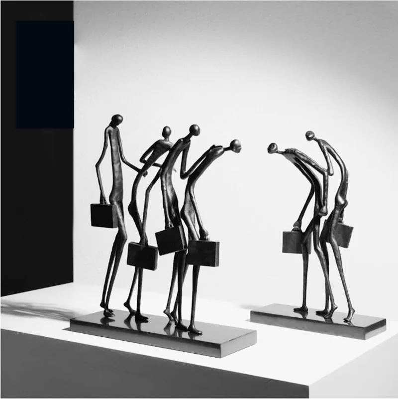 Creative Figure Four Commuters With Suitcases Hold Hands Art Sculpture Metal Ornament Office Home Decor Crafts Furnishings