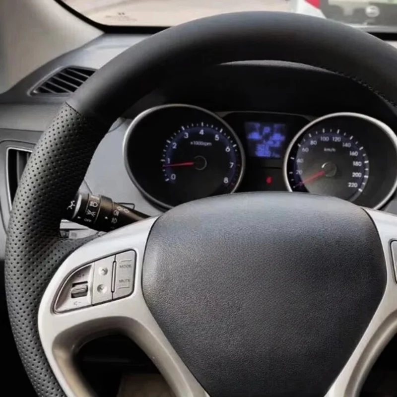 Car Interior Steering Wheel Cover Hand Stitched Leather Braid On Steering Wheel For Hyundai ix35 Tucson 2011 2012 2013 2014 2015