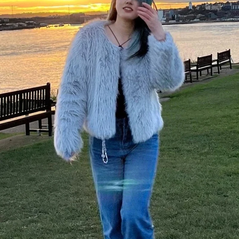

Новая осень 2025, женская модная куртка с бахромой, украшенная пушистой текстурой и расклешенными рукавами для вечеринок и музыкальных фестивалей