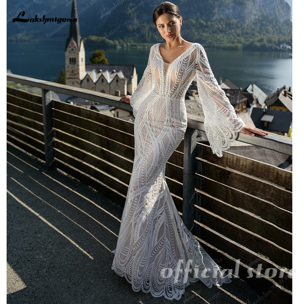 Lakshmigown Bohemian Spitzen-Meerjungfrauen-Hochzeitskleider mit langen ausgestellten Ärmeln, Strand-Brautkleider, V-Ausschnitt, offener Rücken, Sommerbraut, maßgeschneidert – Detail 4