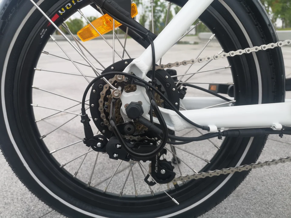 E-bike Electric Bicycle 7 Speed Aluminum Alloy Frame Lithium Battery 36V 10Ah 350W  for Daily Urban Riding for Adults image 6