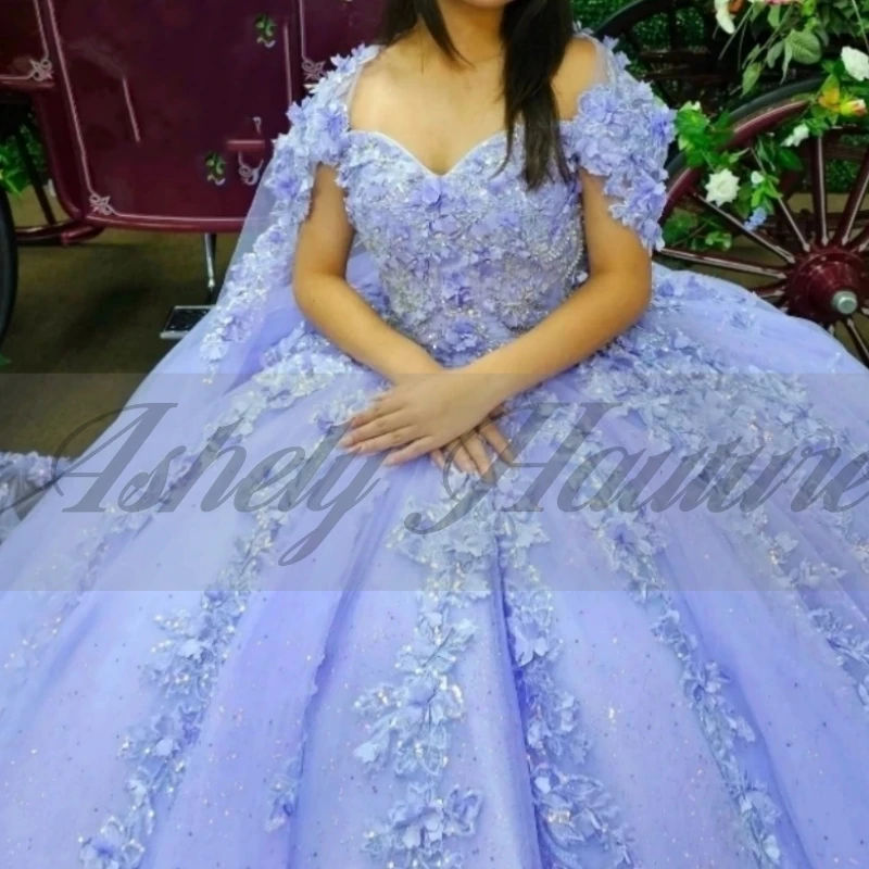 Maßgeschneiderte, bezaubernde süße 15- bis 16-jährige Mädchen-Quinceanera-Kleider mit Umhang, 3D-Blumenmuster, Schnürung, Ballkleid, Abschlussball, Partykleid, Festzug, Neu