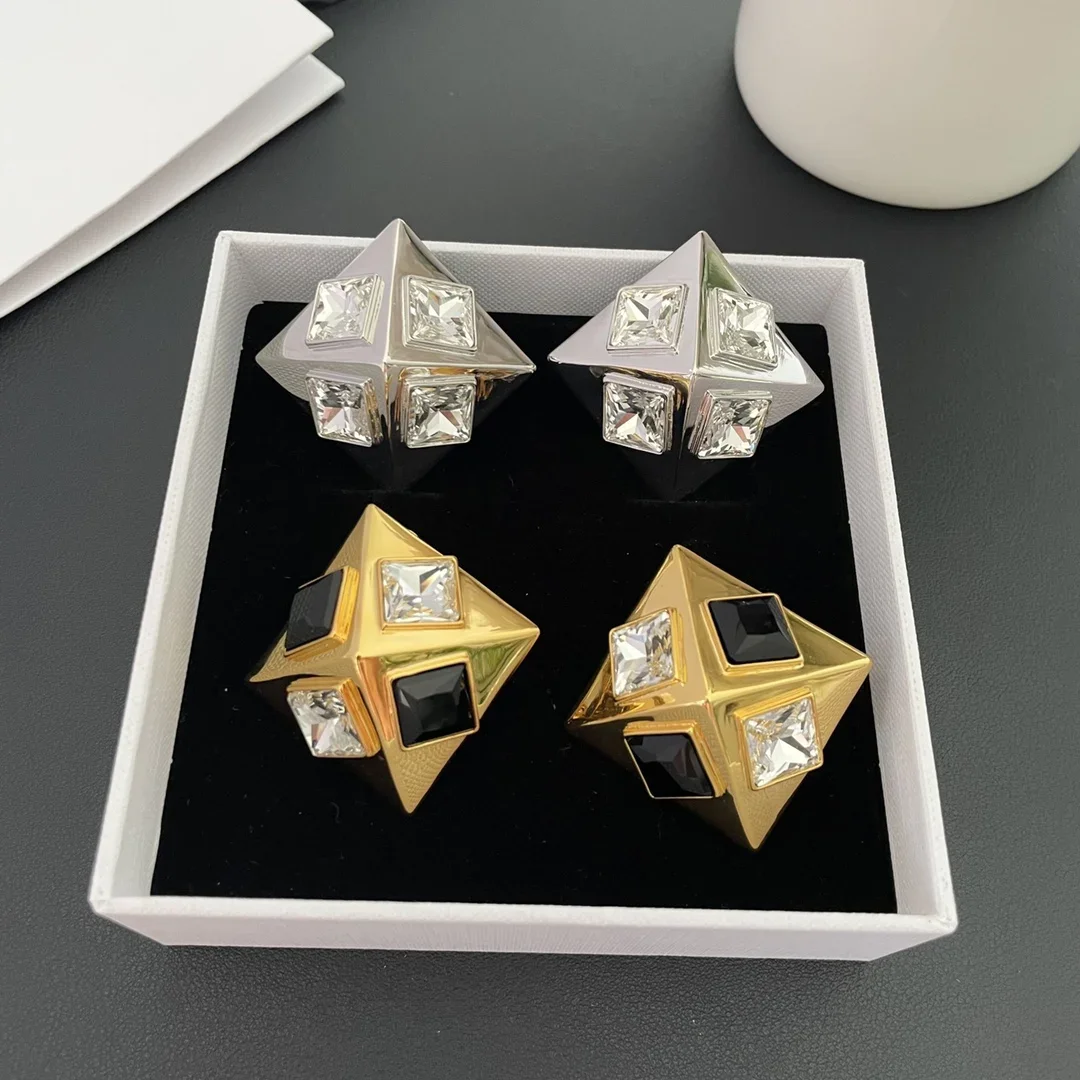 

Europe Famous Designer Brand Gold Silver Geometric Crystal Earrings Exaggerate Ear Clip Women Jewelry Trend