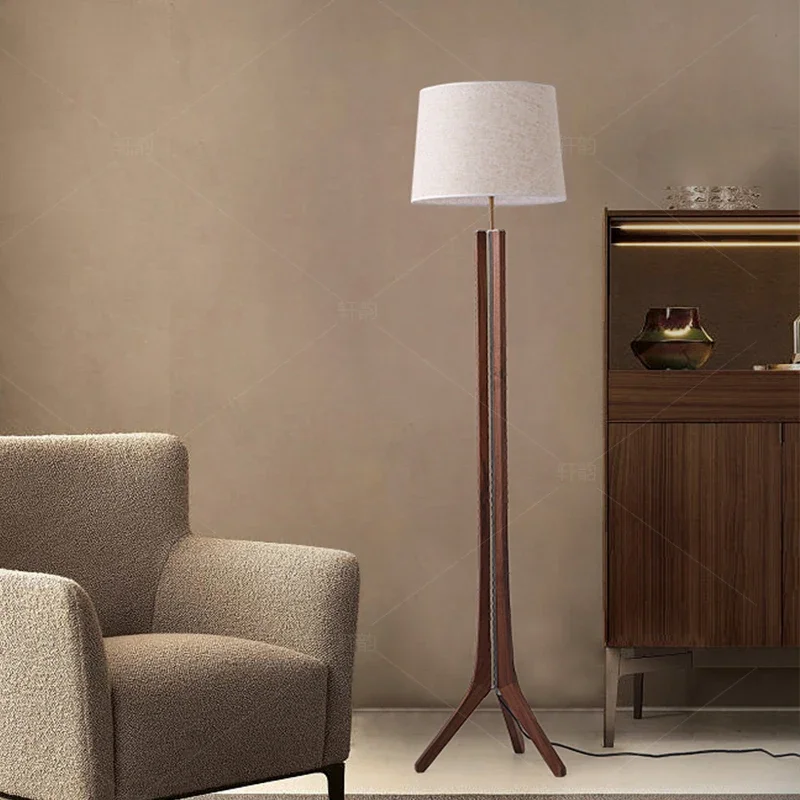 lampadaire en bois massif,