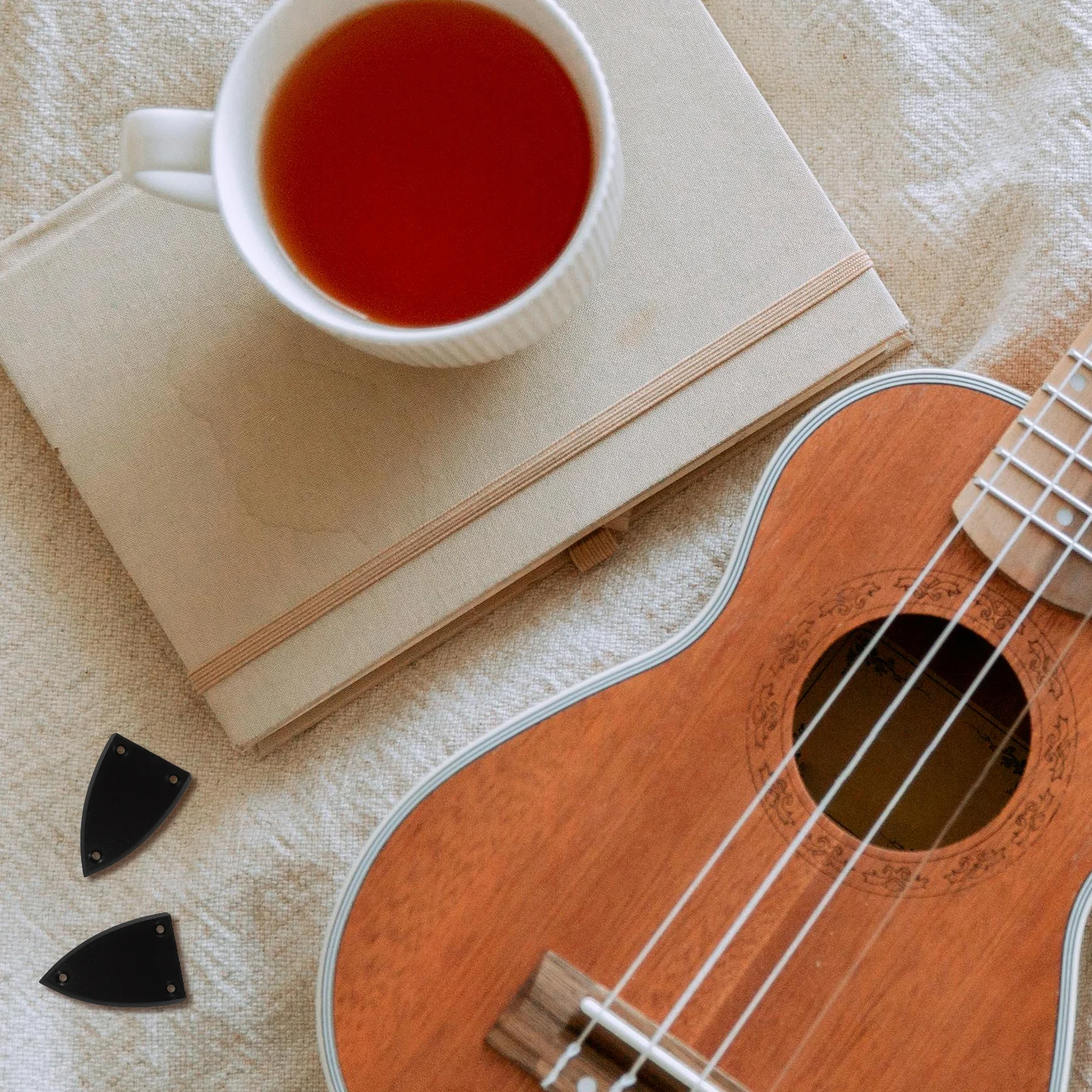 

4Pcs Guitar Truss Rod Covers Black Plastic 3 Holes Triangle Replacement Parts Electric Guitar Accessories Truss Rod Cover