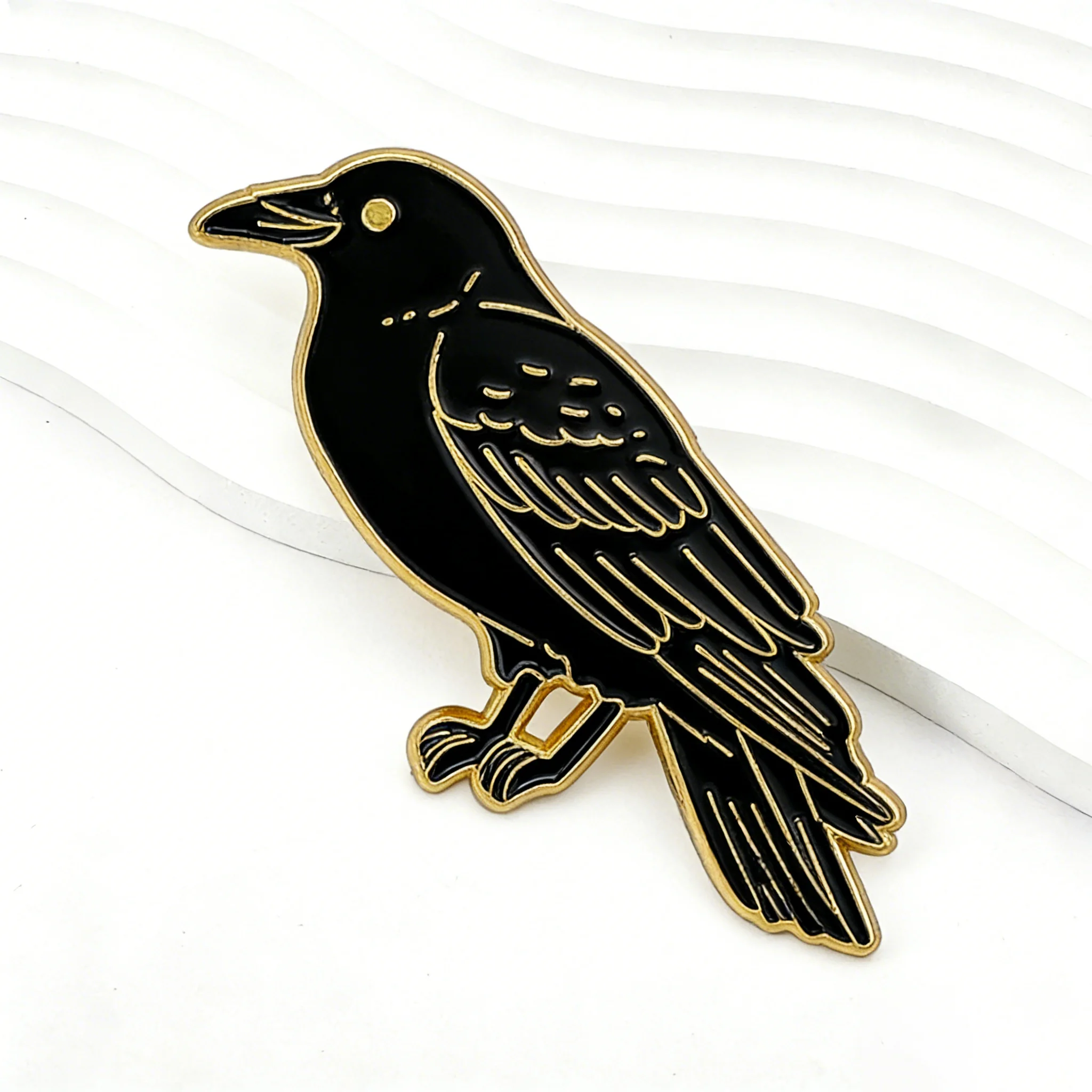 

Cute Bird & Crow Enamel Pins Colorful Hummingbird Brooches Animal Badges for Backpacks Collection Gifts Cosplay Accessories