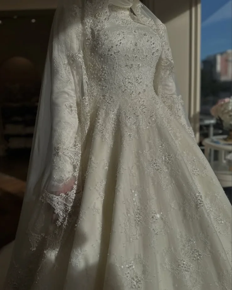 Caftan musulman de princesse de luxe, robes de mariée avec Cape amovible, manches longues, dentelle personnalisée, robe de mariée perlée, vêtement turquie