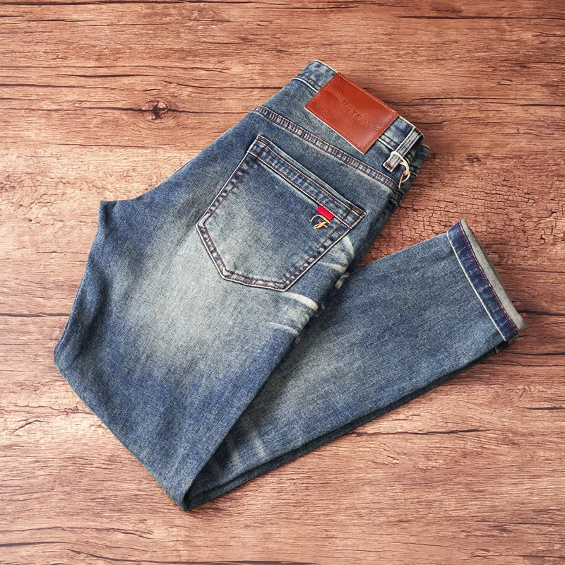 트렌디한 브랜드 고급 남성 데님 팬츠, 견고하고 멋스럽고, 향수와 트렌디함, 다재다능하고 슬림핏, 작은 다리 바지