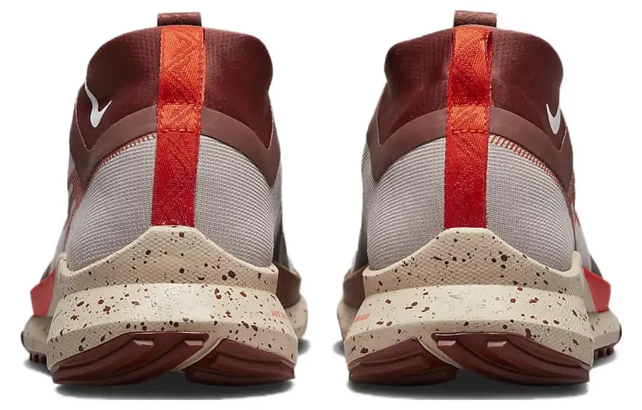 Nike React Pegasus Trail 4 Gore Tex Diffused Taupe Dark Pony Sail Picante Red DJ7926-200
