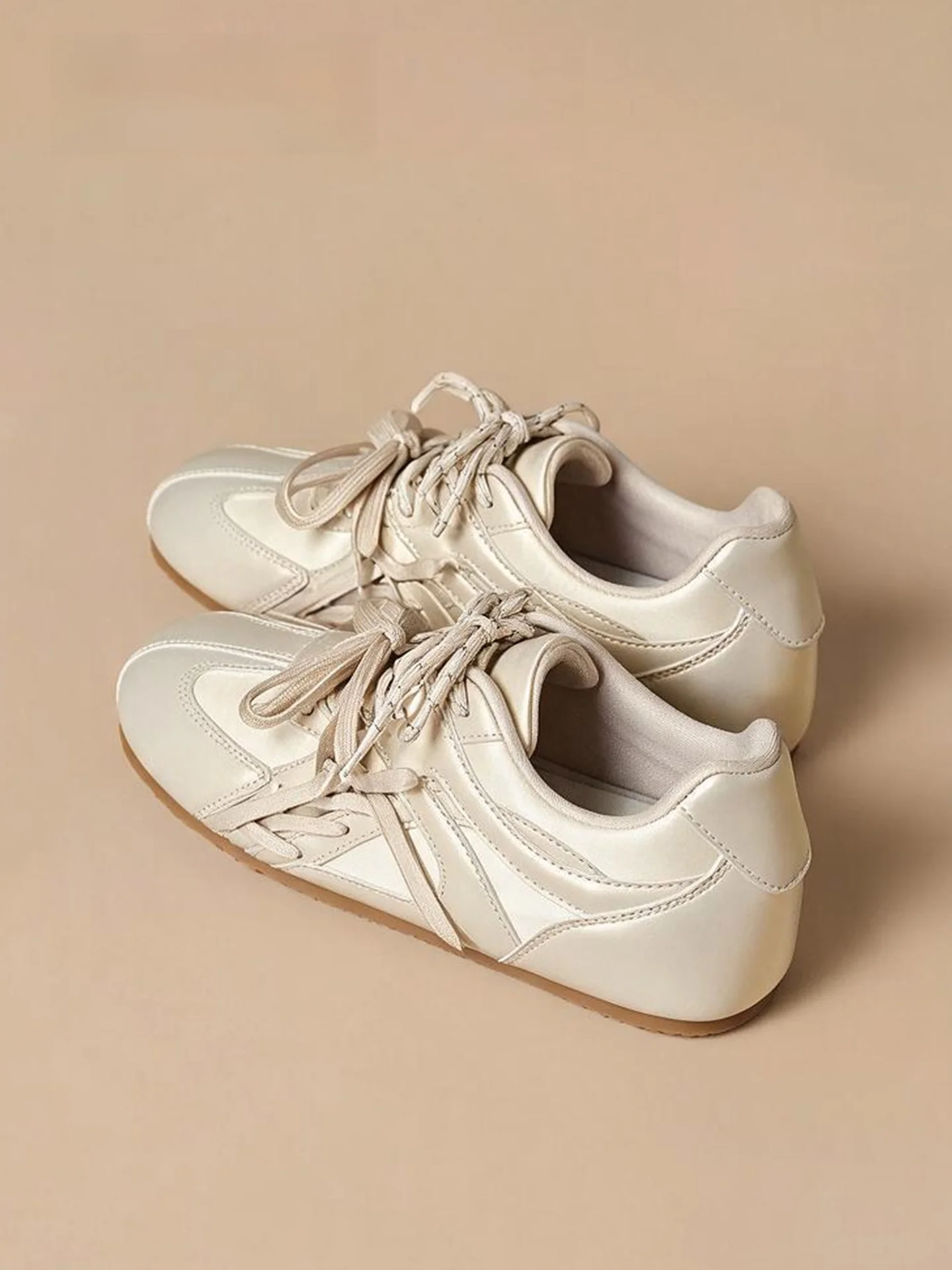 chaussures-ballet-deux-pour-femmes-nouvelle-collection-automne-2026-chaussures-de-sport-de-badminton-a-semelle-epaisse-et-rehaussante-chaussures-decontractees-tres-attrayantes