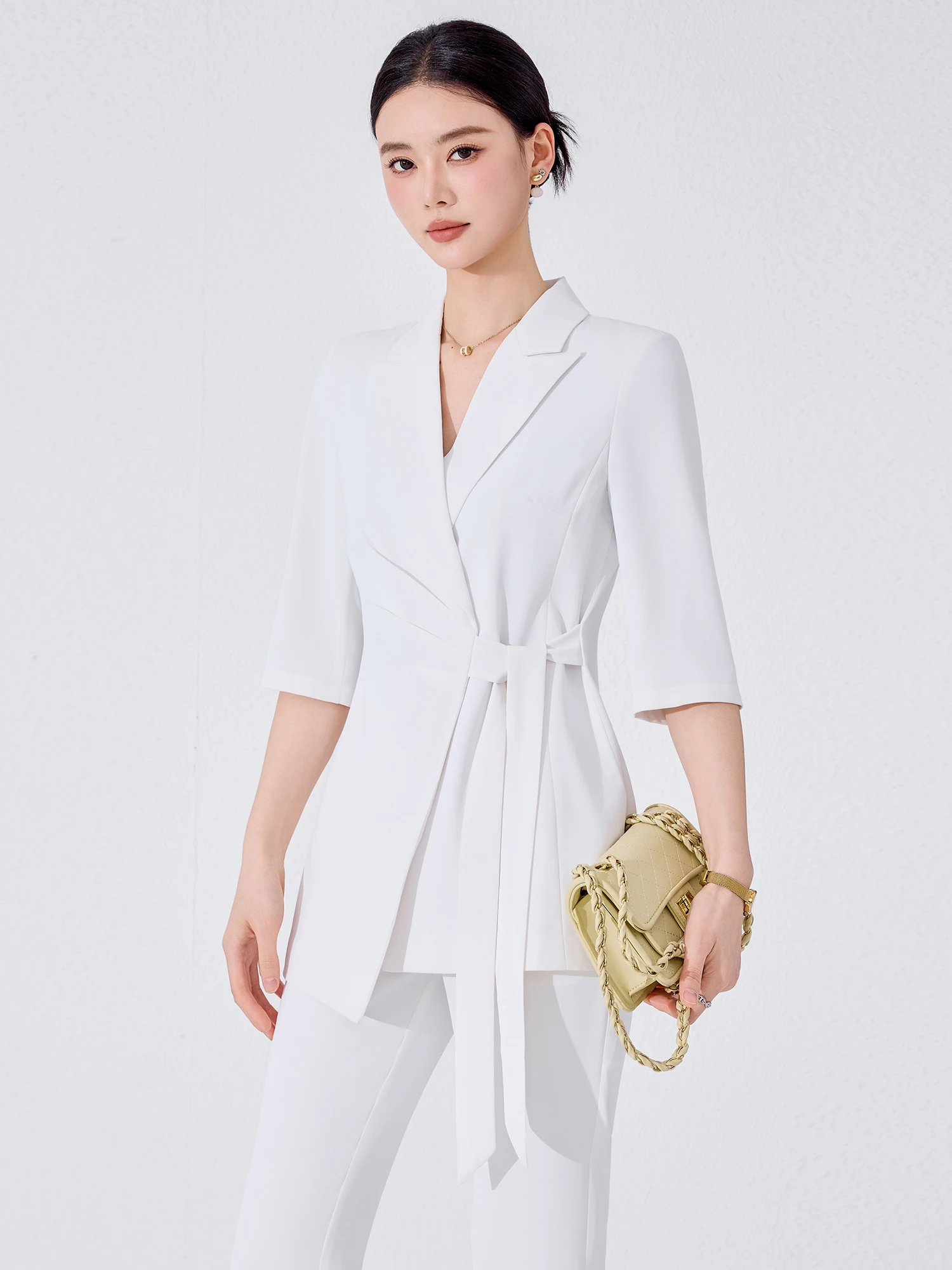 

White Suit Jacket Women's 2026 New Spring Seven Sleeve Waist Cinched High-End Feeling Professional Wardrobe Suit Set