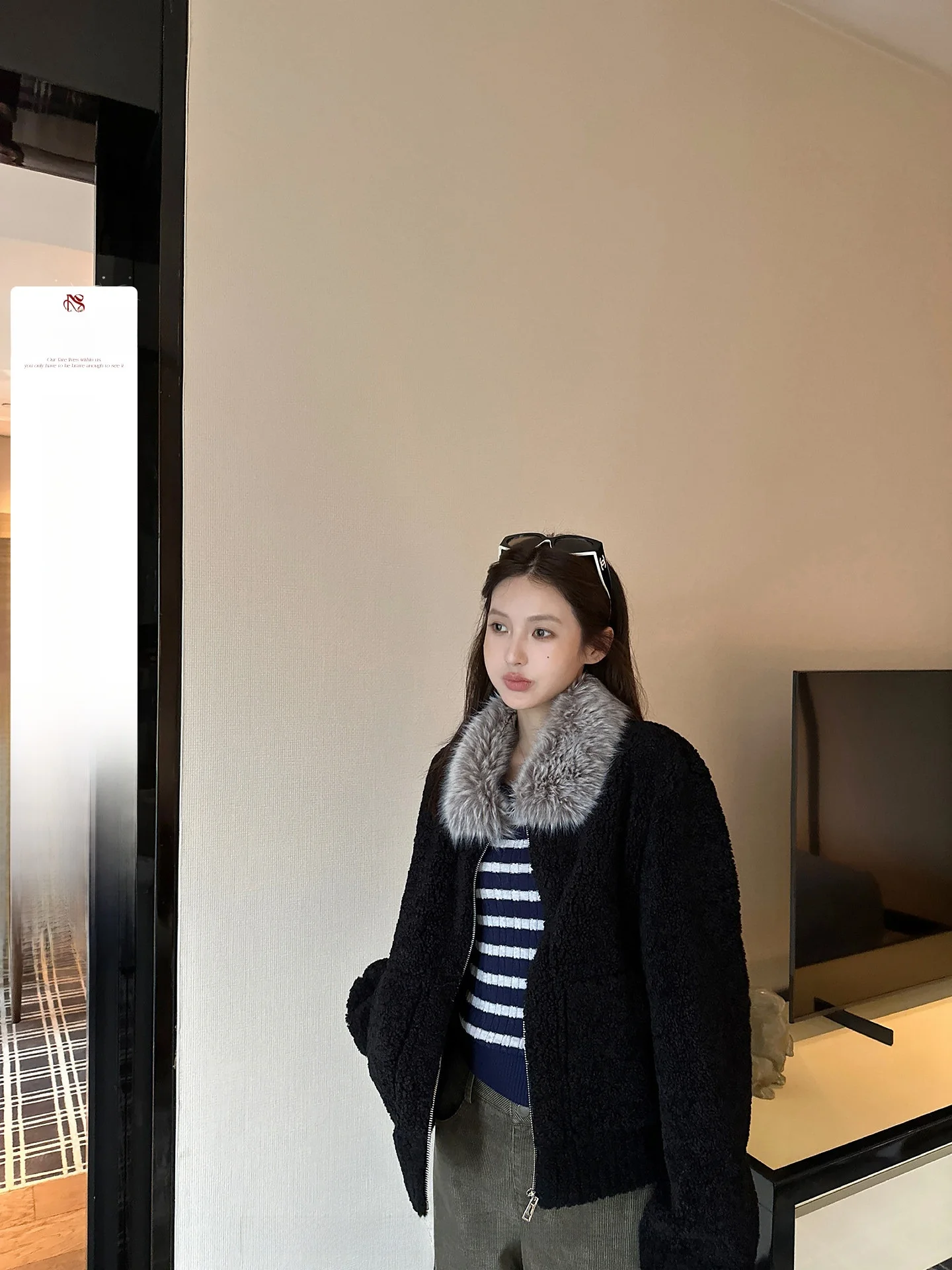 

Женская зимняя теплая куртка NingSi с молнией, свободного кроя, с меховым воротником, короткое пальто, модное, осенне-зимнее, для похудения, повседневное