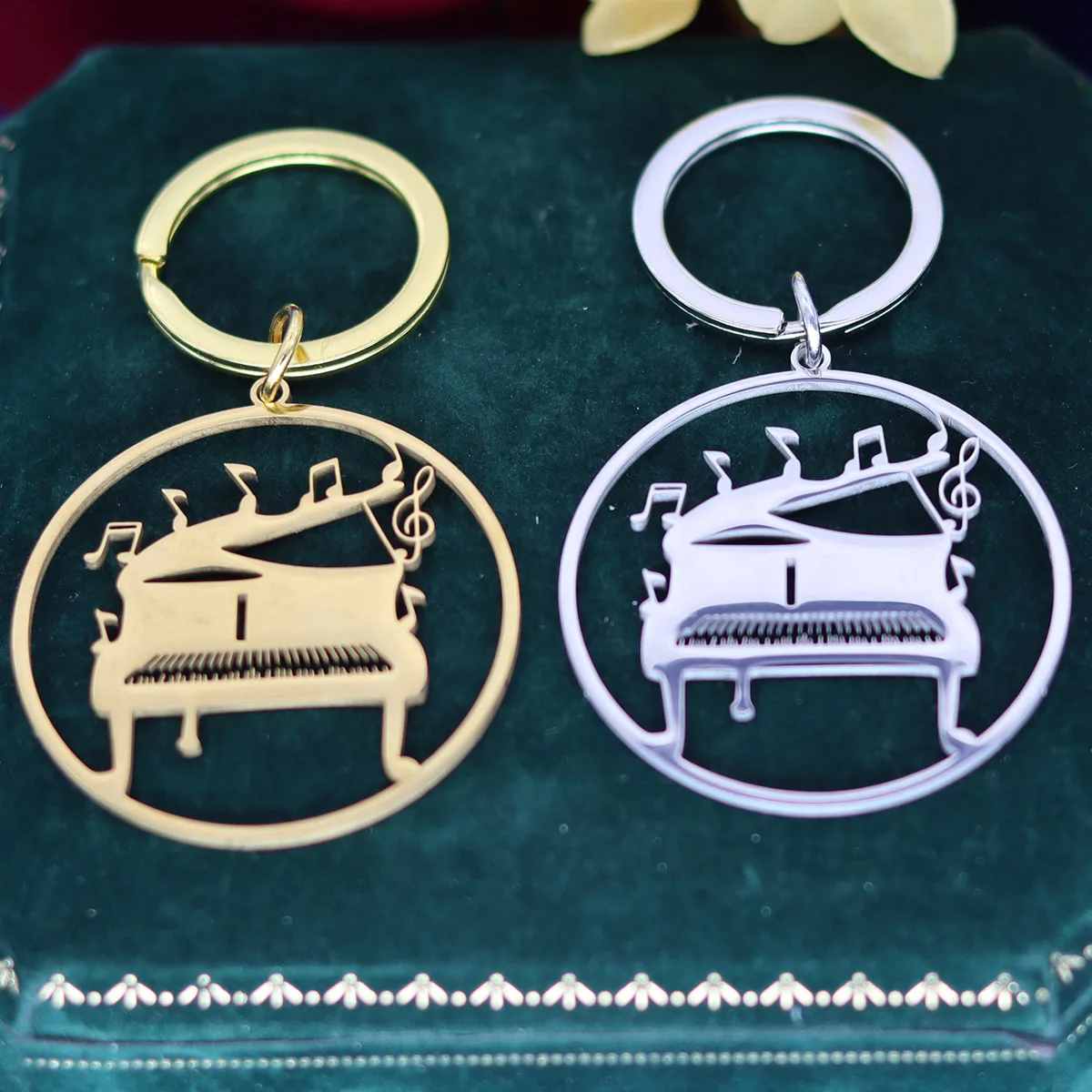 

Брелок для фортепиано с индивидуальным именем, персонализированные подвесные брелки из нержавеющей стали для женщин и мужчин, брелок для ключей, ювелирные изделия по индивидуальному заказу, подарки