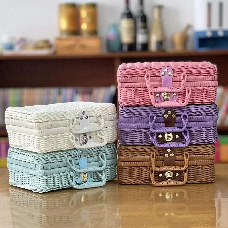 New 1 Pcs Retro Rattan‑like Woven Basket Storage Box With Handle Decorative Suitcase Gift Box Photo Shooting Prop Home Decor