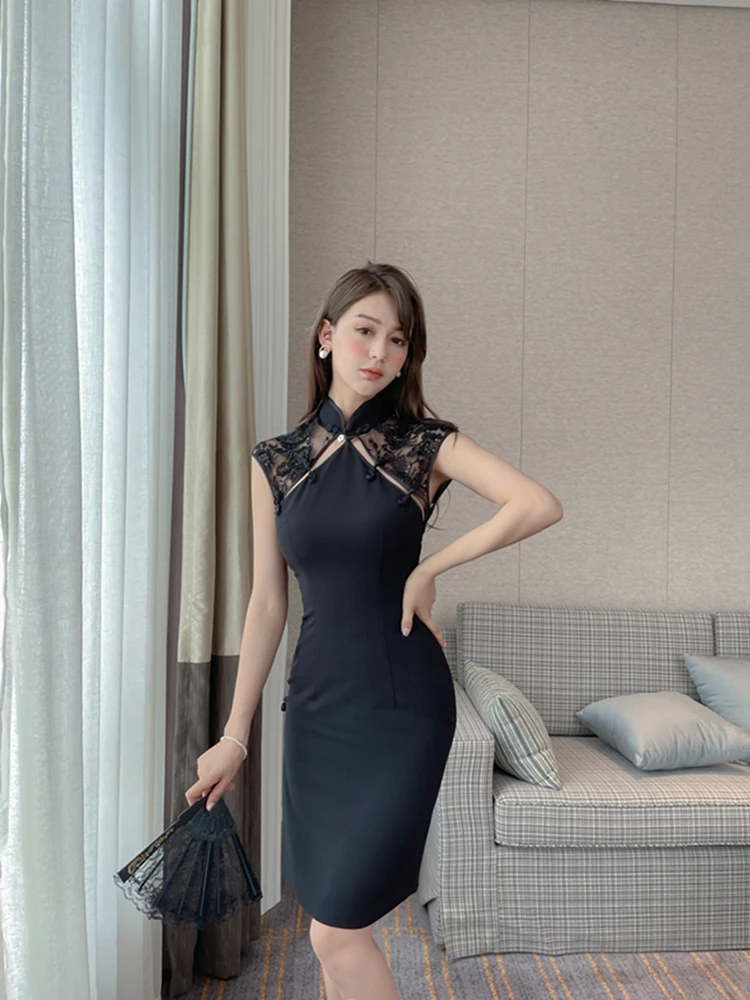 

2024 New Backless Sexy Slim Fit Dress With Round Neck Temperament Black Cheongsam Embroidered Retro Gothic Hepburn Style Dress