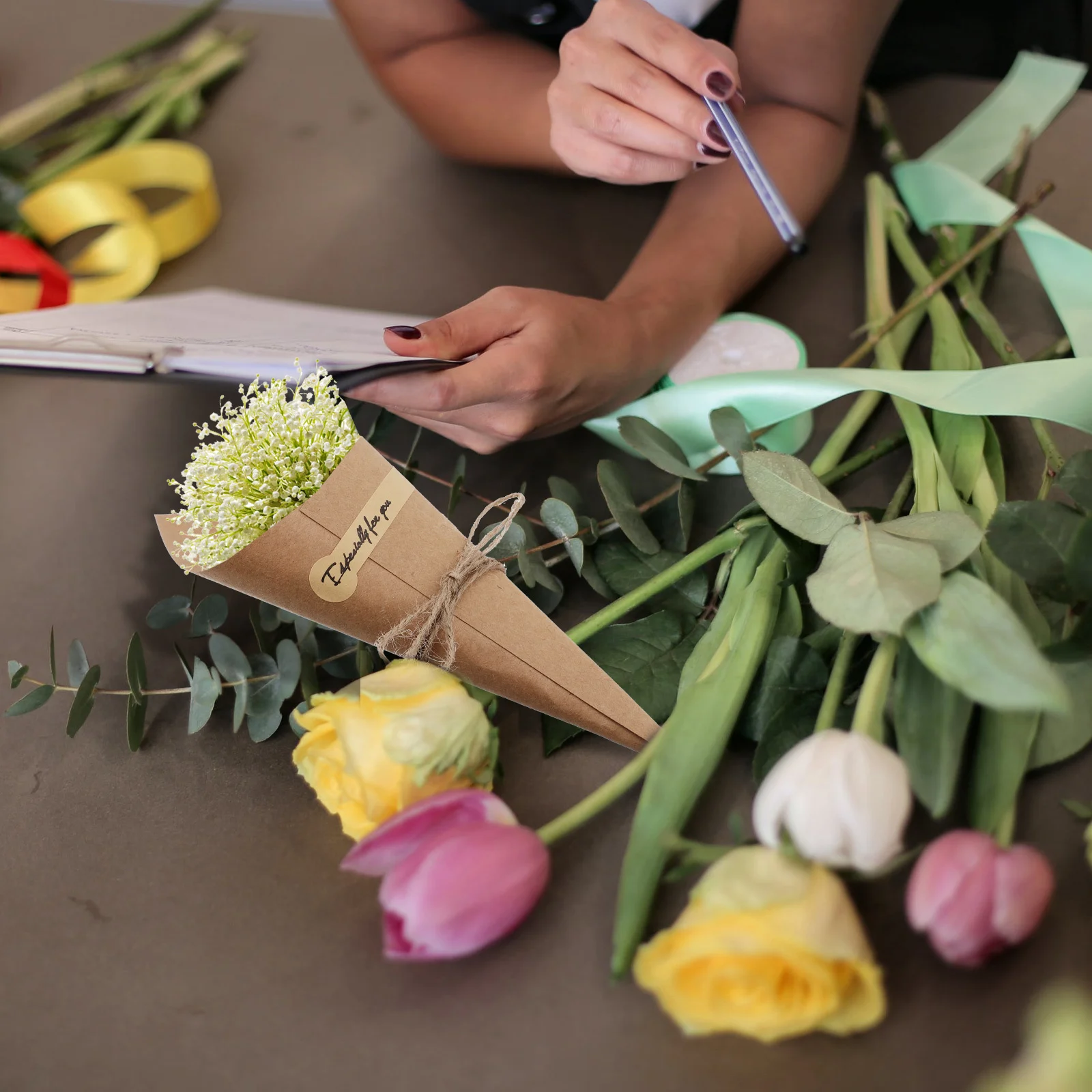 50 قطعة مخاريط ورقية لخدمة الطعام وتذوق الحلوى والآيس كريم كرافت زهرة المخاريط لحفلات الزفاف والمناسبات الخارجية حبل القنب متضمن