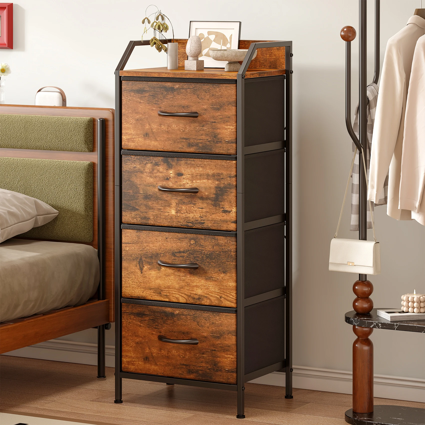 4-schubladige Kommode aus Stoff, rustikale Kommode in Holzoptik mit MDF-Platte, verstellbare Füße mit Metallrahmen, Aufbewahrungsmöbel für Kleidung und Kleinigkeiten im Schlafzimmer