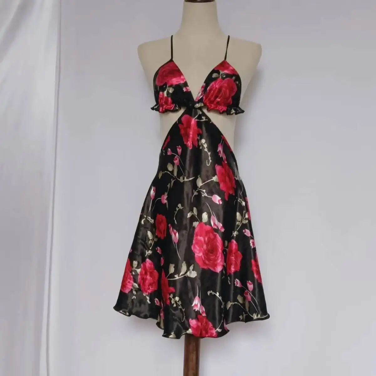 45-70kg Letnia błyszcząca, kwiatowa, krótka sukienka bez rękawów Seksowna damska mini sukienka bez pleców