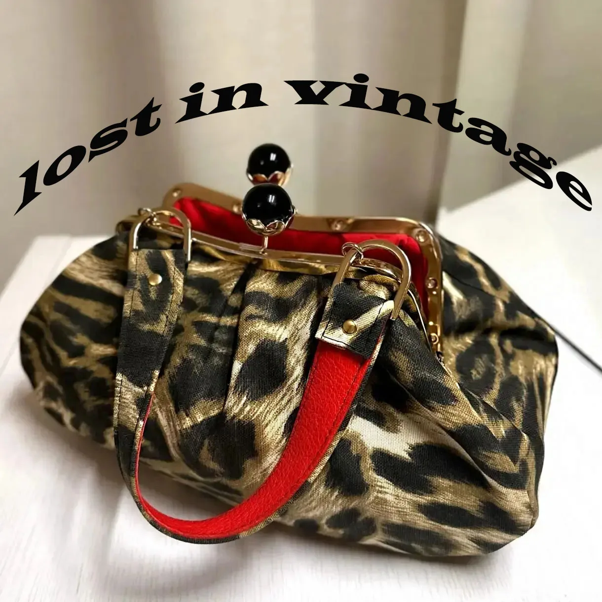 LOST IN VINTAGE Leopard Print Animals Fabric Soft Smooth Owl Bag Balls Bronze Kiss-lock Large Purse Clutch Large Bag