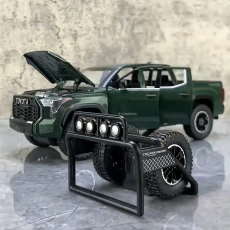 

1:24 Toyota Tundra Pickup Off-road vehicle Diecast Metal Alloy Model car Sound Light Pull Back Collection Kids Toy Gifts