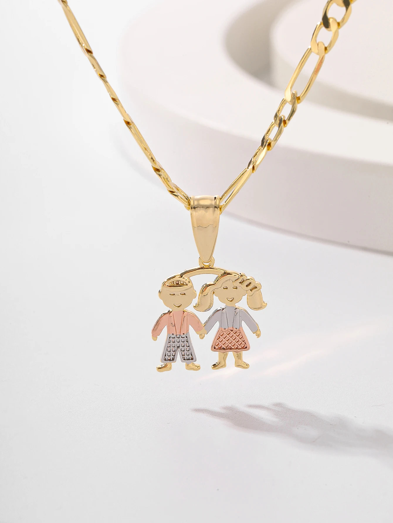 1PC Stylish Simple Copper Plated Tri-color Engraved Three-dimensional Family Boy & Girl Hand in Hand Pendant Necklace HLW86