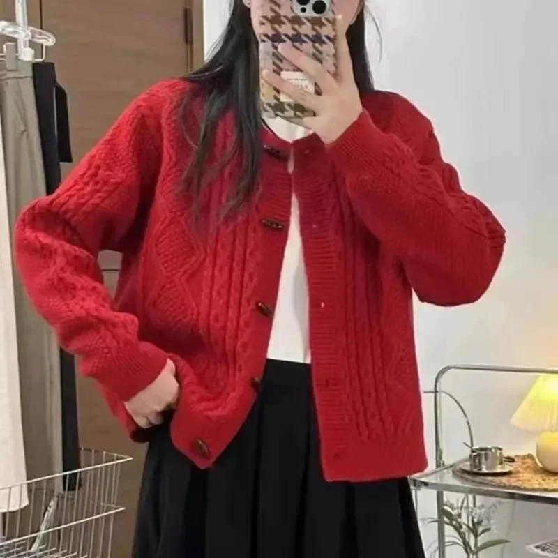 الخريف والشتاء جديد جولة الرقبة جوفاء خارج 100 الصوف سترة مشغولة من الصوف المرأة تنوعا معطف فضفاض سترة غير رسمية