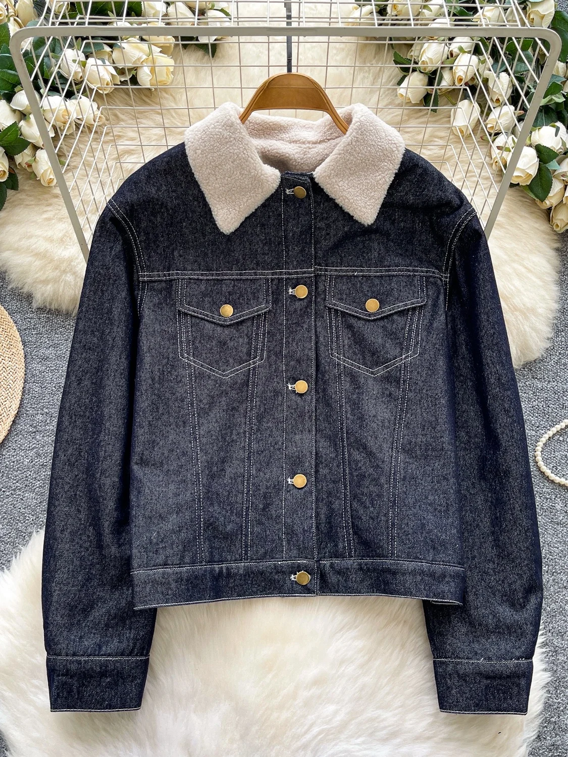 

Faionable Lamb Fur Collar Splice Metal Button Long Sve Denim Jaet Women Loose Casual Top Winter Sle Spring
