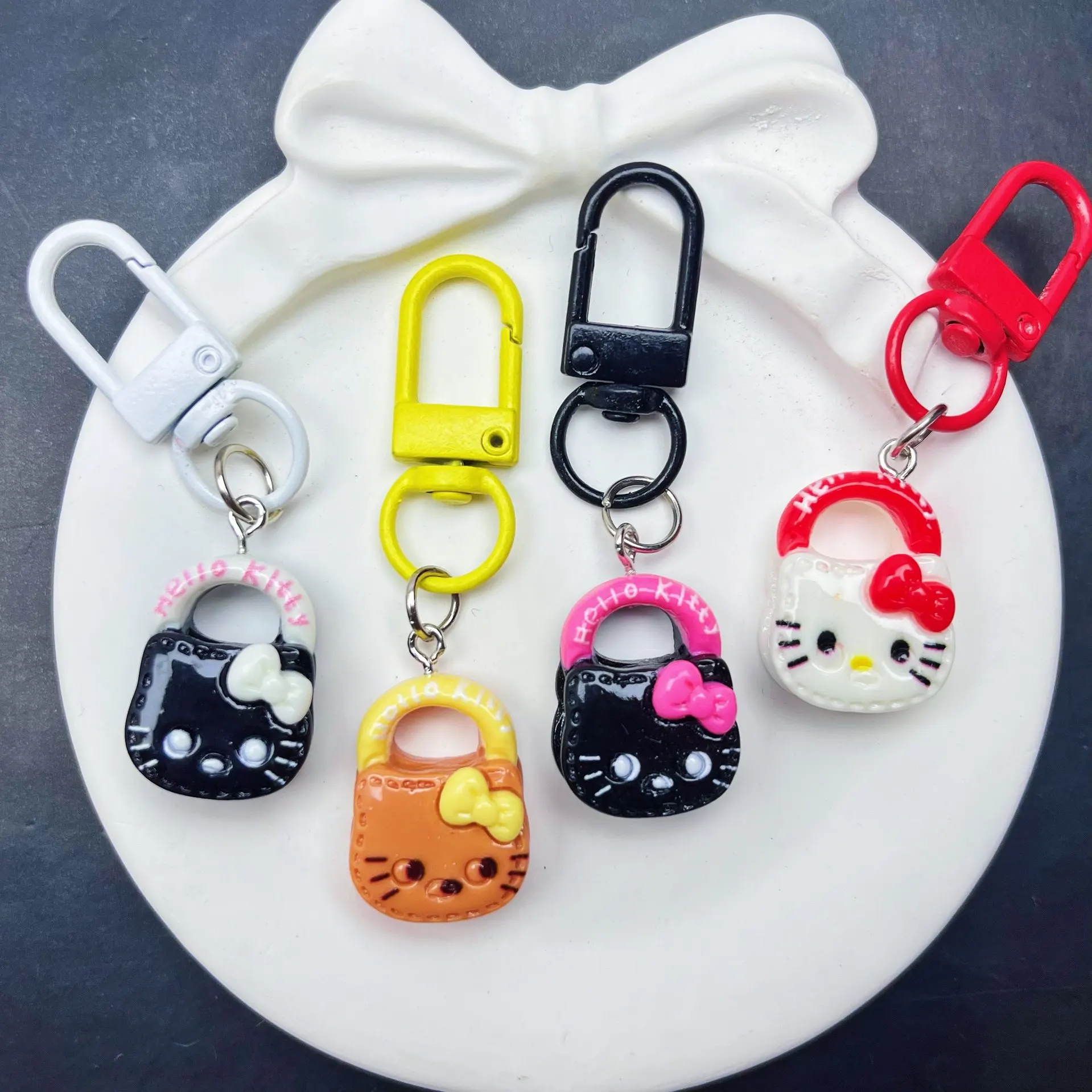 

4/6pcs Cartoon For kt Keychain Animation Character kt Keychain Cute Kawaii Pendant Cute Accessories Holiday Gift