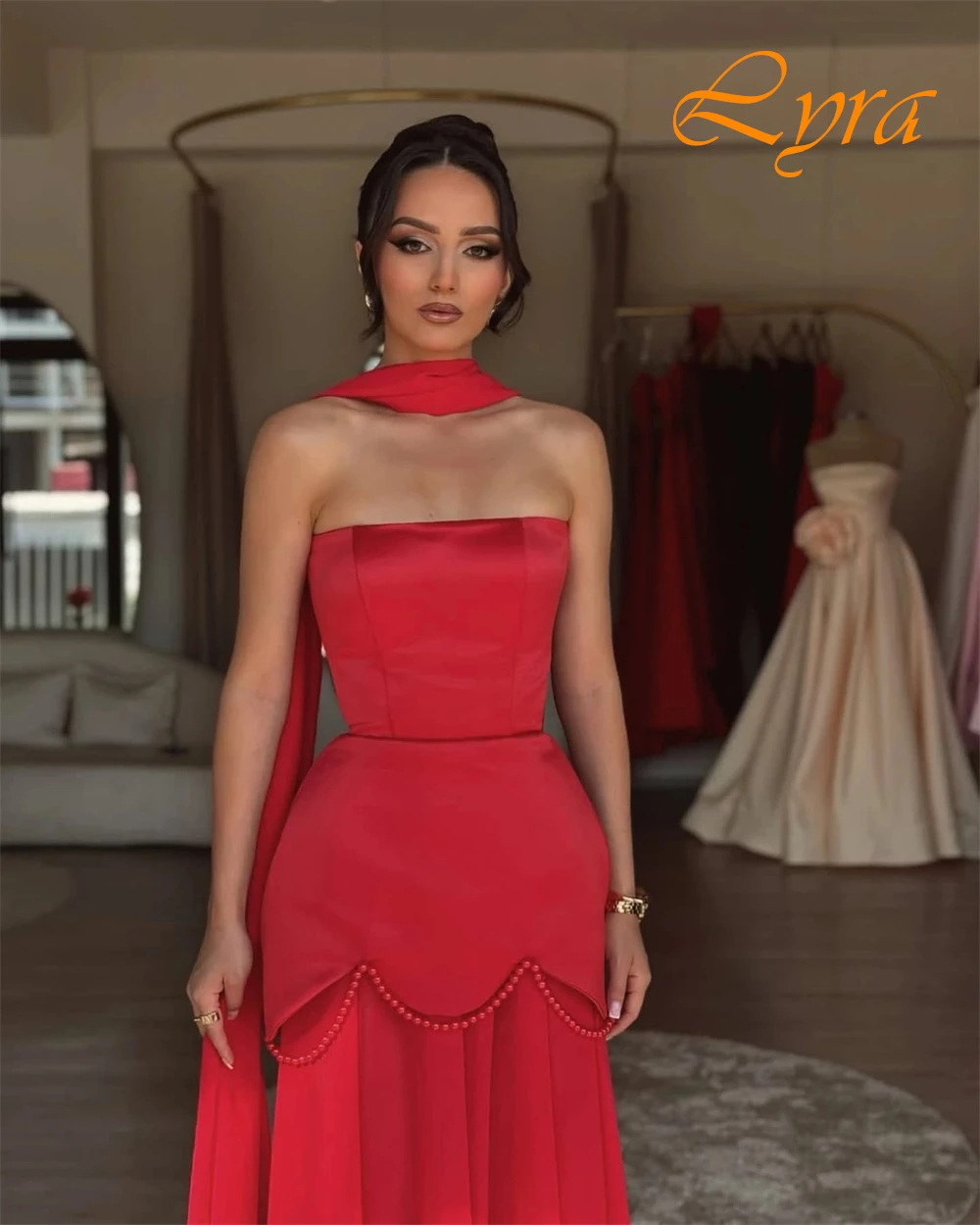 فستان سهرة شيفون ناعم مخصص بدون حمالات، فساتين حفلة موسيقية رائعة مطرزة بالخرز، قطار واتو، فساتين مناسبة خاصة