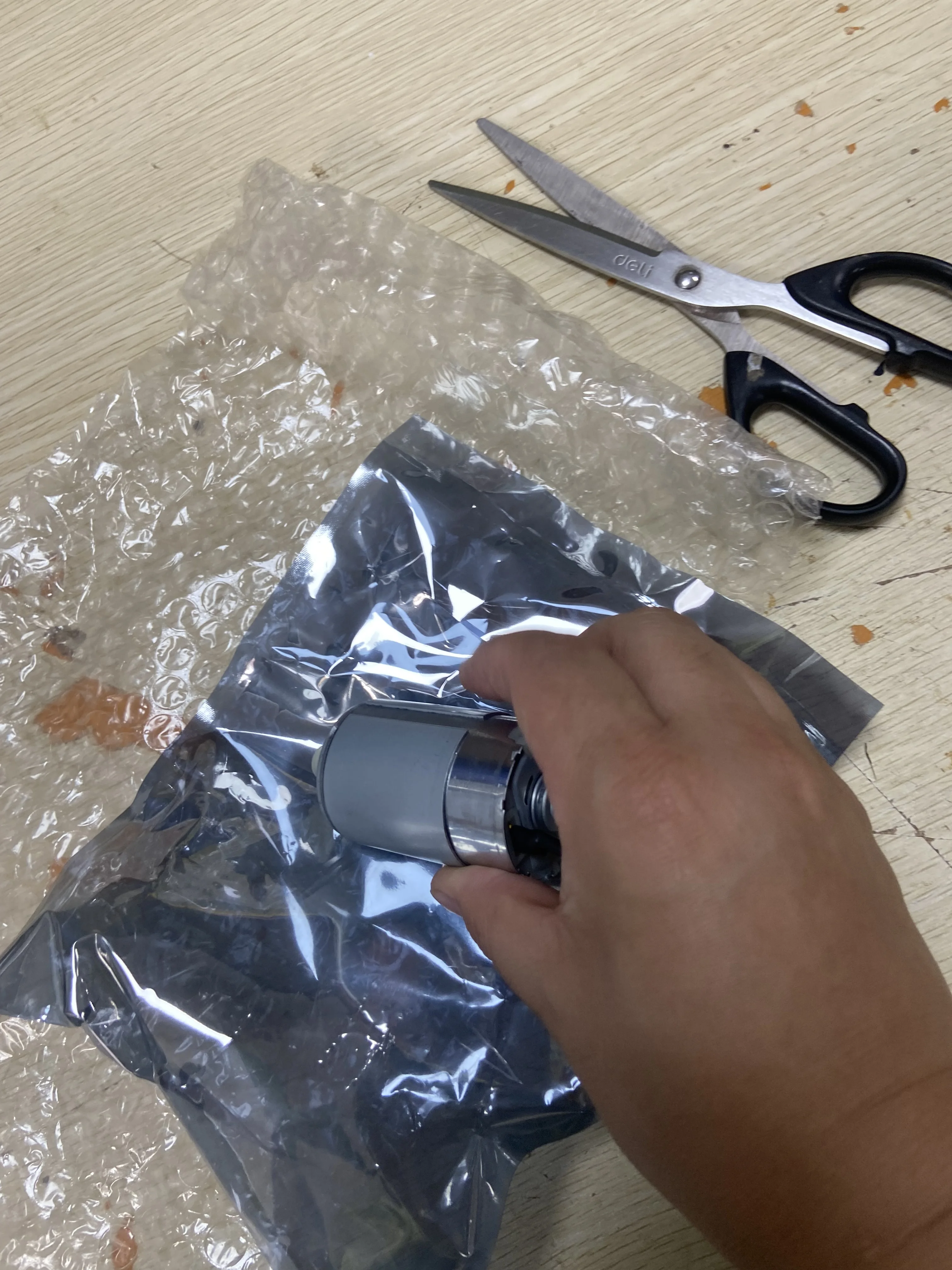 

Оригинальный новый двигатель каретки CQ890-67006 для HP DesignJet T120 T520 T730 T830 CQ890-60092 F9A30-67063 детали плоттера