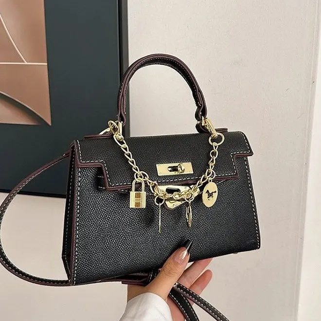 

Elegant Large Capacity Designer Diaper Bag For Women Luxury Leather Tote Stylish Crossbody Shoulder Bag For Modern Lifestyle