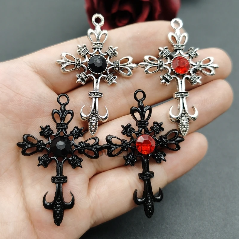 Colgante de Cruz gótica negra adornada, colgante de Cruz de cristal, dijes de diseñador, fabricación de joyas DIY, hallazgos de joyería hechos a mano, 5 piezas