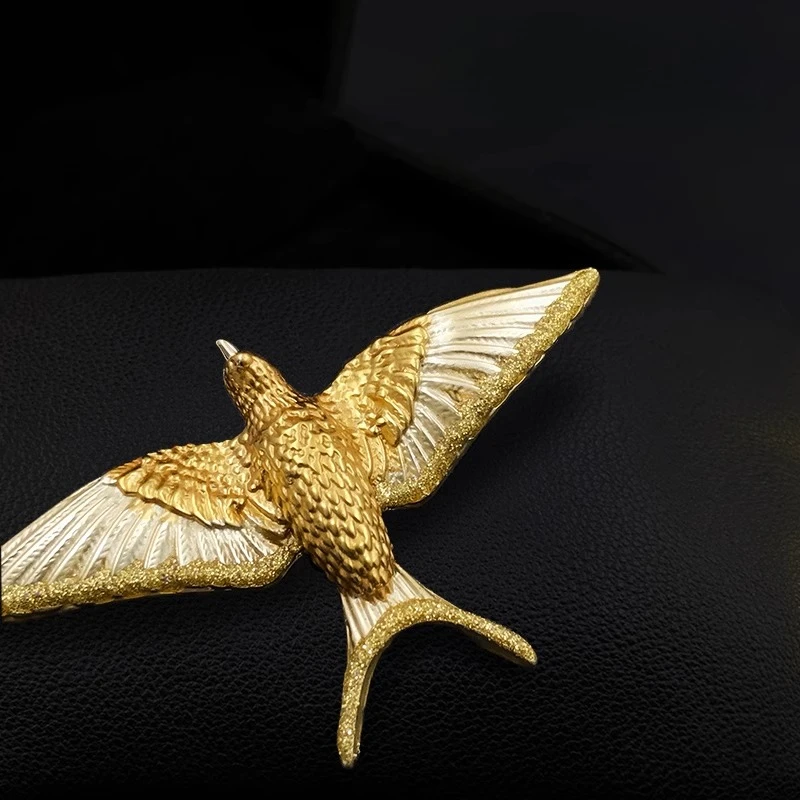 2023 Elegant Premium Spread Wings Swallow Bird Brooch High-End Stylish Fashion Accessory for Women's Suit Jacket Lapel Pin Gifts