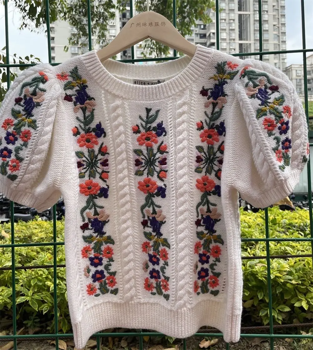 Spring Summer 2023 Street Wear Women O-Neck Embroidered Flowers Puff Sleeve Casual Clothes Knitted Sweater Top