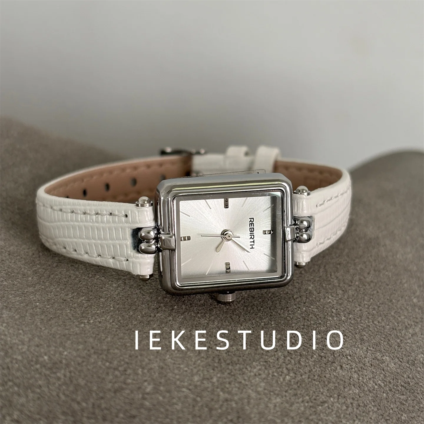 Lipoff minimalist style square simple ins Korean style niche temperament high sense women versatile white elegant watch