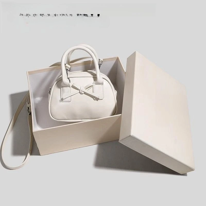 2026 حقائب كتف عصرية جديدة ذات قيمة عالية حقيبة ساعي البريد ذات إحساس عالي على الطراز الأجنبي حقيبة يد البولينج #2