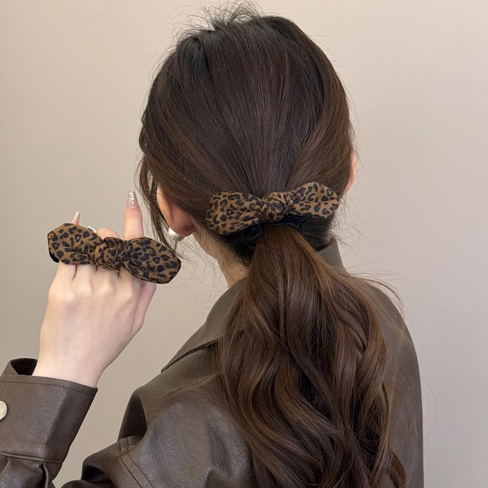 

1PC Leopard Bow Hair Ties For Women Autumn Winter Vintage Fashion Hair Accessories Elastic Hair Bands Stylish Hair Decorations