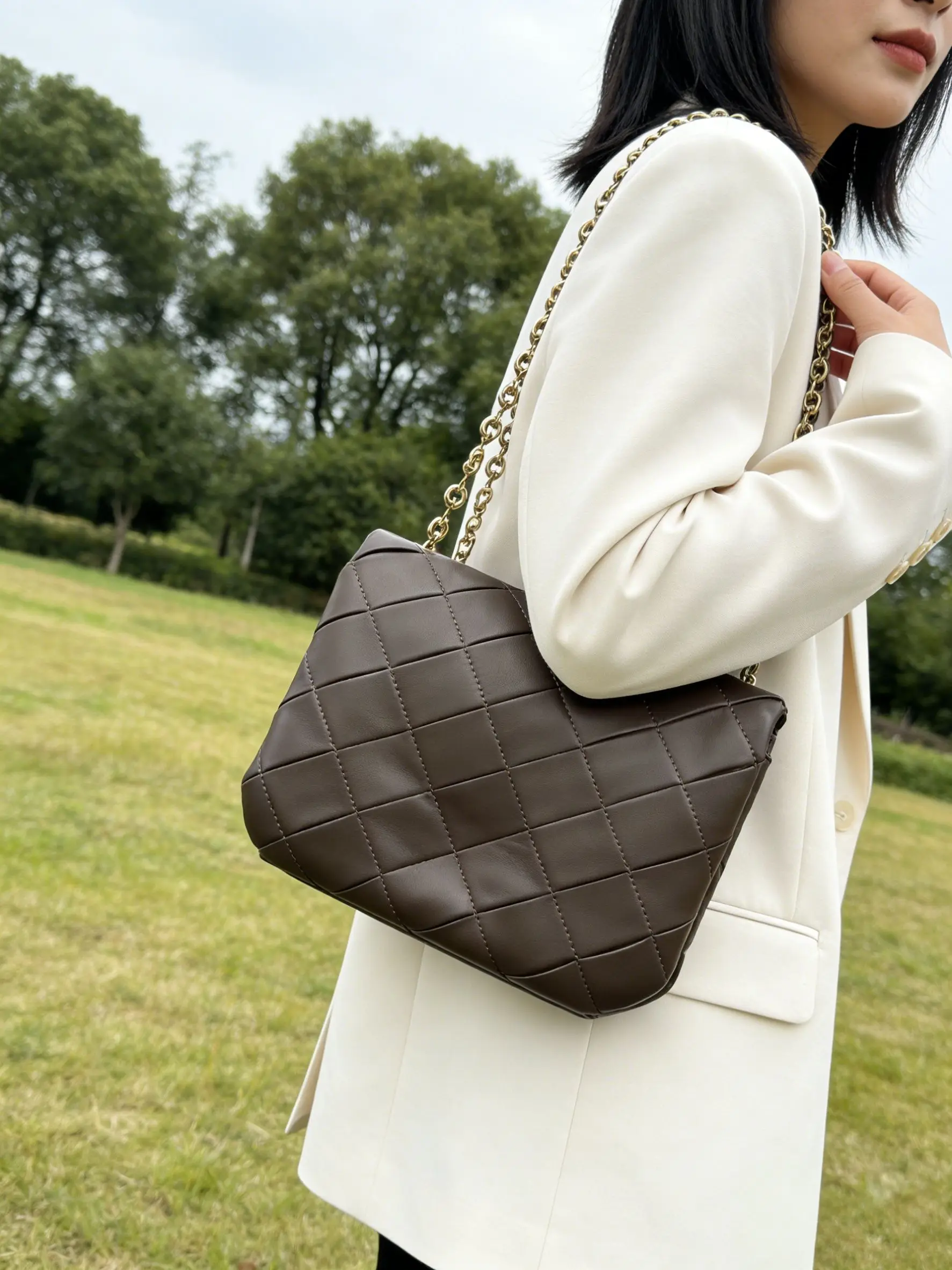 

New luxury elegant women's single-shoulder underarm bag, high-end soft leather quilted stitching crossbody bag