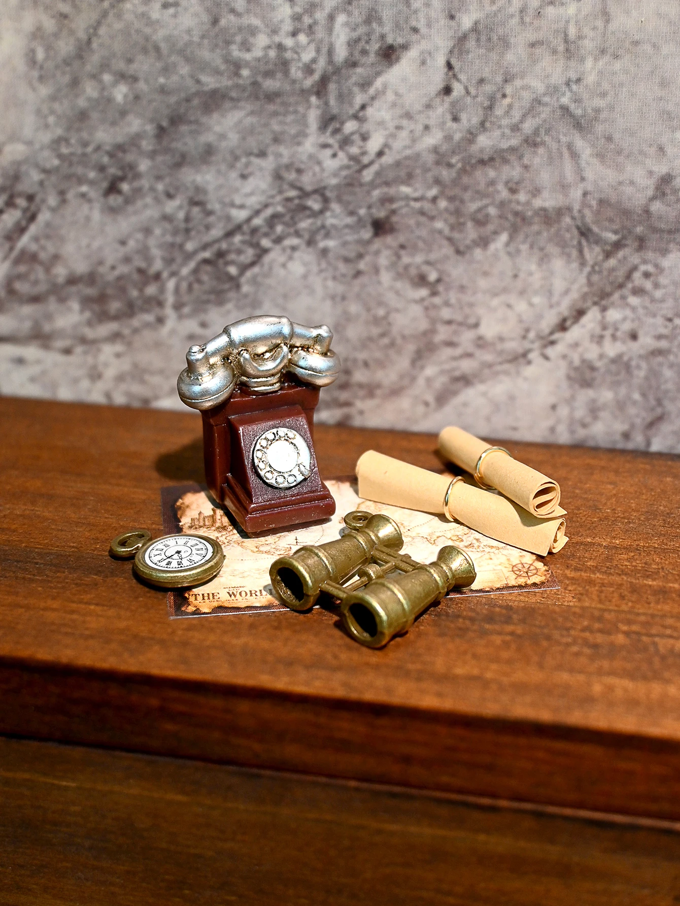 Miniature Captain Treasure Hunt Ornaments, Miniature Telephone, Miniature Treasure Hunt Map, Miniature Telescope, Suitable for Dioramas, Model Houses, Dollhouse Scene Setup, 1/6, 1/12 Dollhouse Model House Decoration Accessories, Photography Props, Micro Landscape Ornaments, Miniatures Decoration, Small Gifts, Giveaways, Home Decor Items